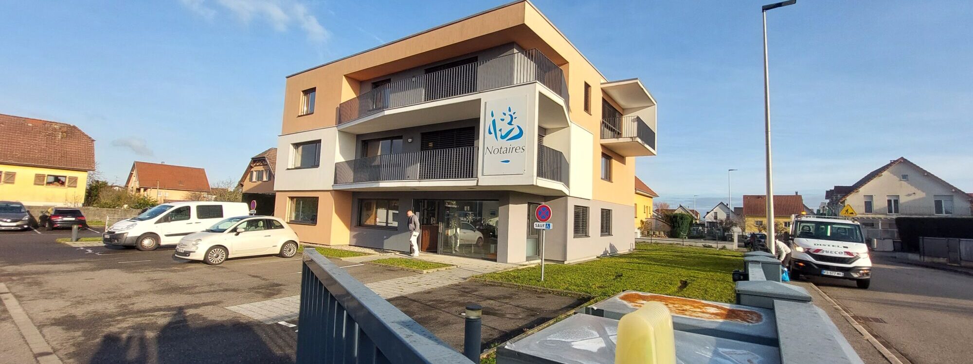 20251201_144042 2000X750 | As Nettoyage Nettoyage de vitres et BSO avec nacelle chez un office notarial à Cernay Kingersheim